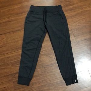 Lululemon jogger size 6, in heather charcoal grey color.